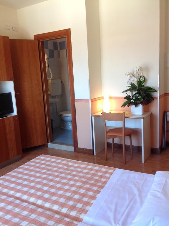 Hotel Romeo ตอร์รีเดลเบนาโก ห้อง รูปภาพ