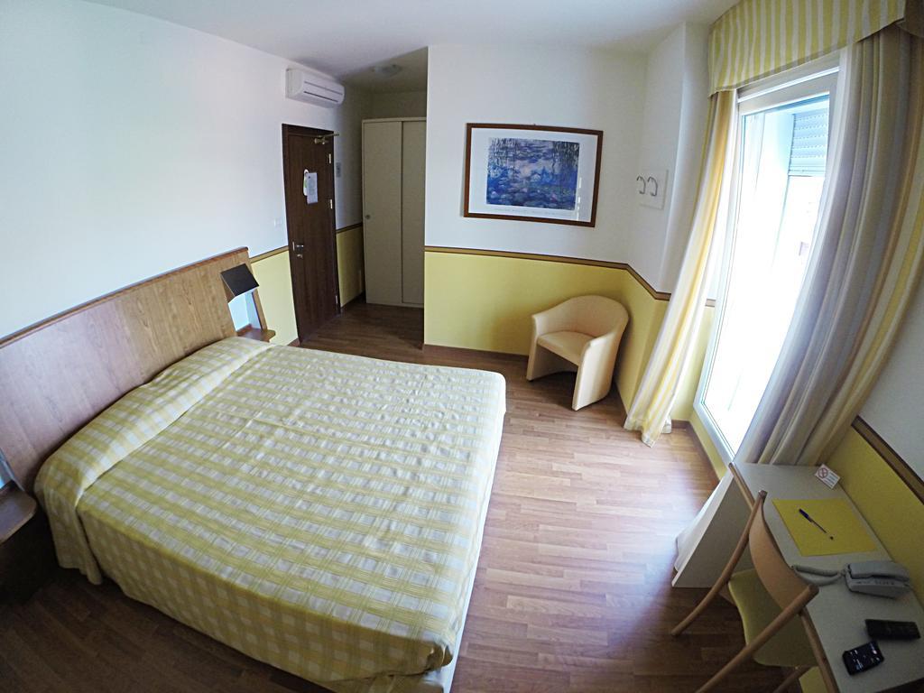 Hotel Romeo ตอร์รีเดลเบนาโก ห้อง รูปภาพ